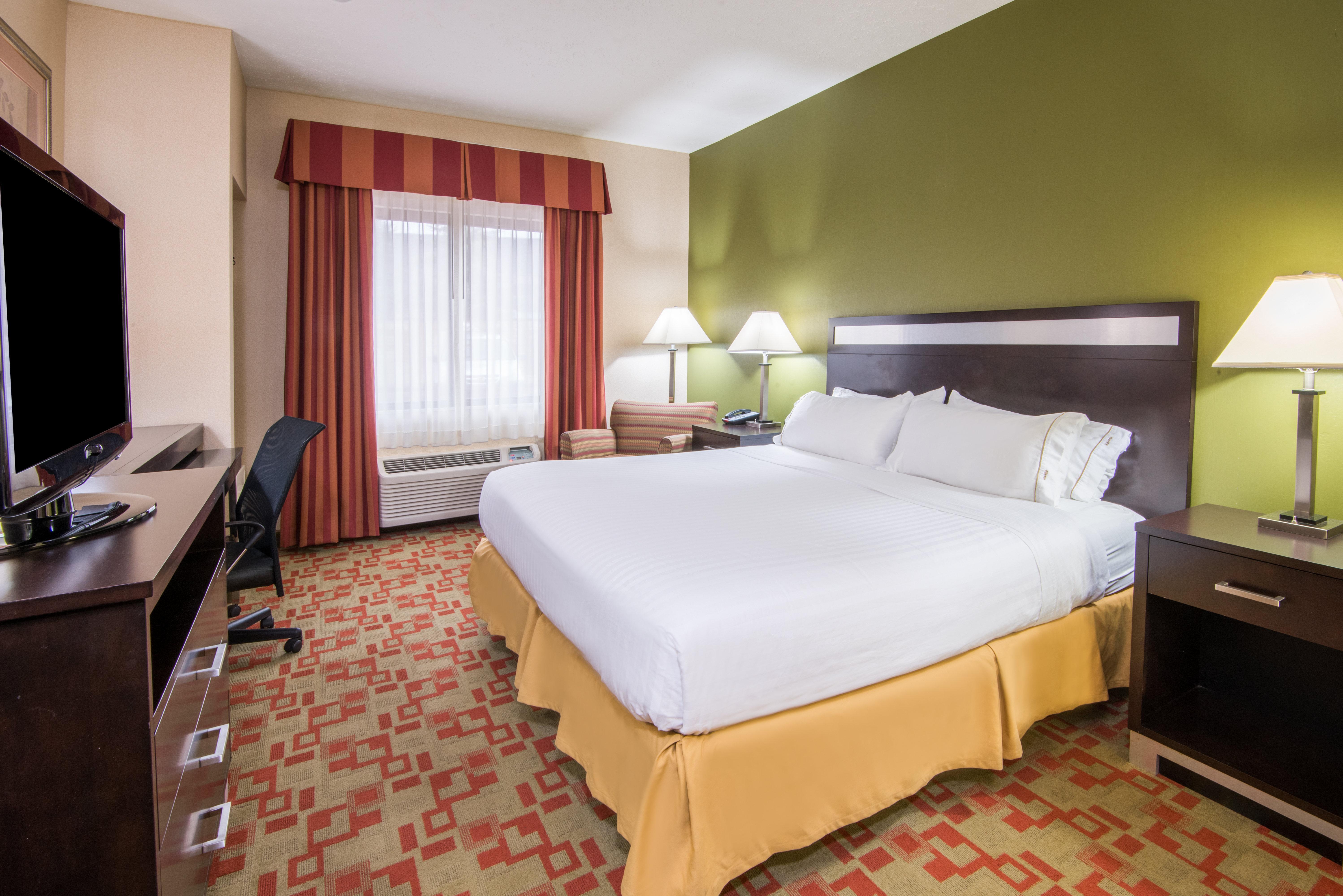 Holiday Inn Express Cleveland Airport - Brook Park, An Ihg Hotel מראה חיצוני תמונה