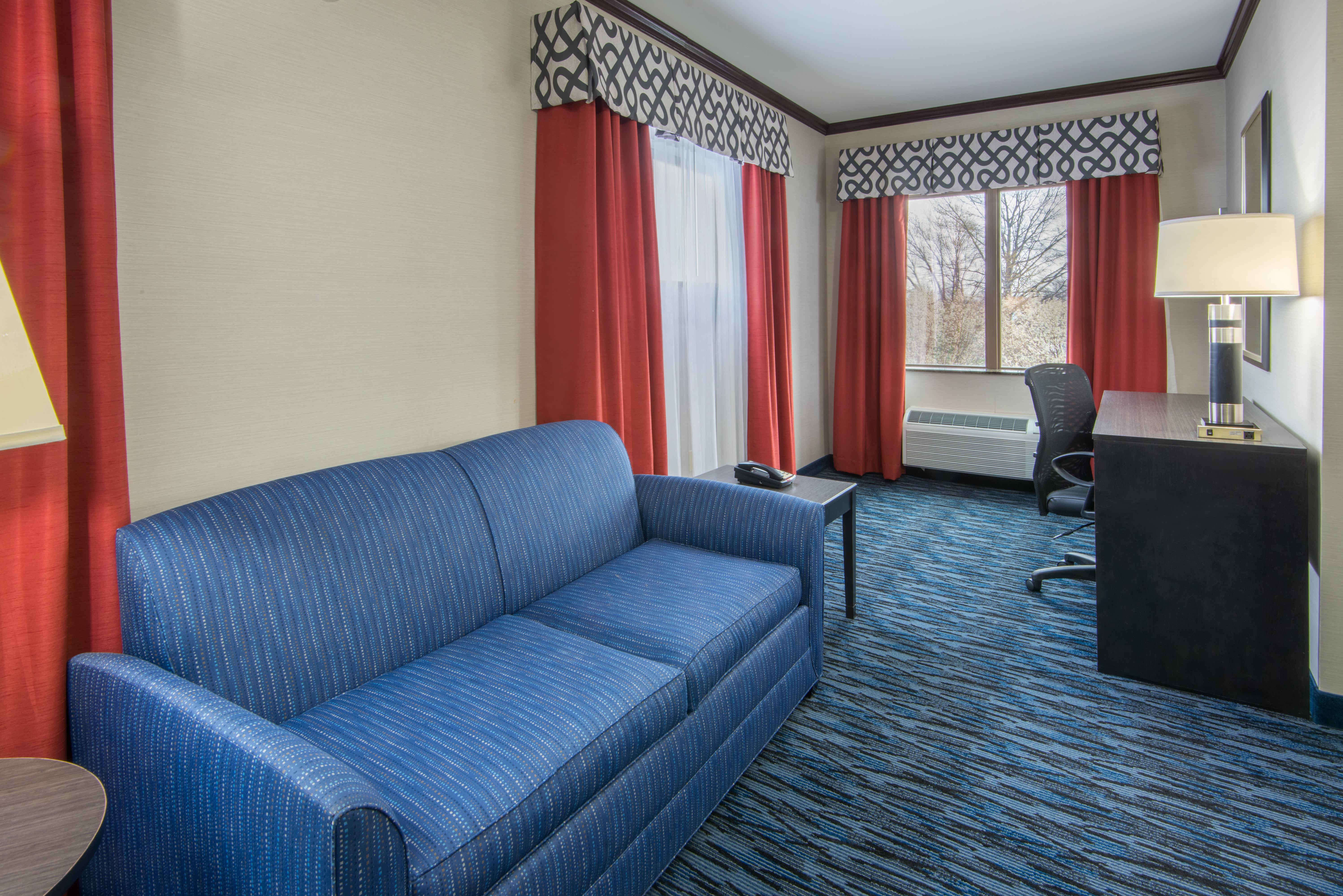 Holiday Inn Express Cleveland Airport - Brook Park, An Ihg Hotel מראה חיצוני תמונה