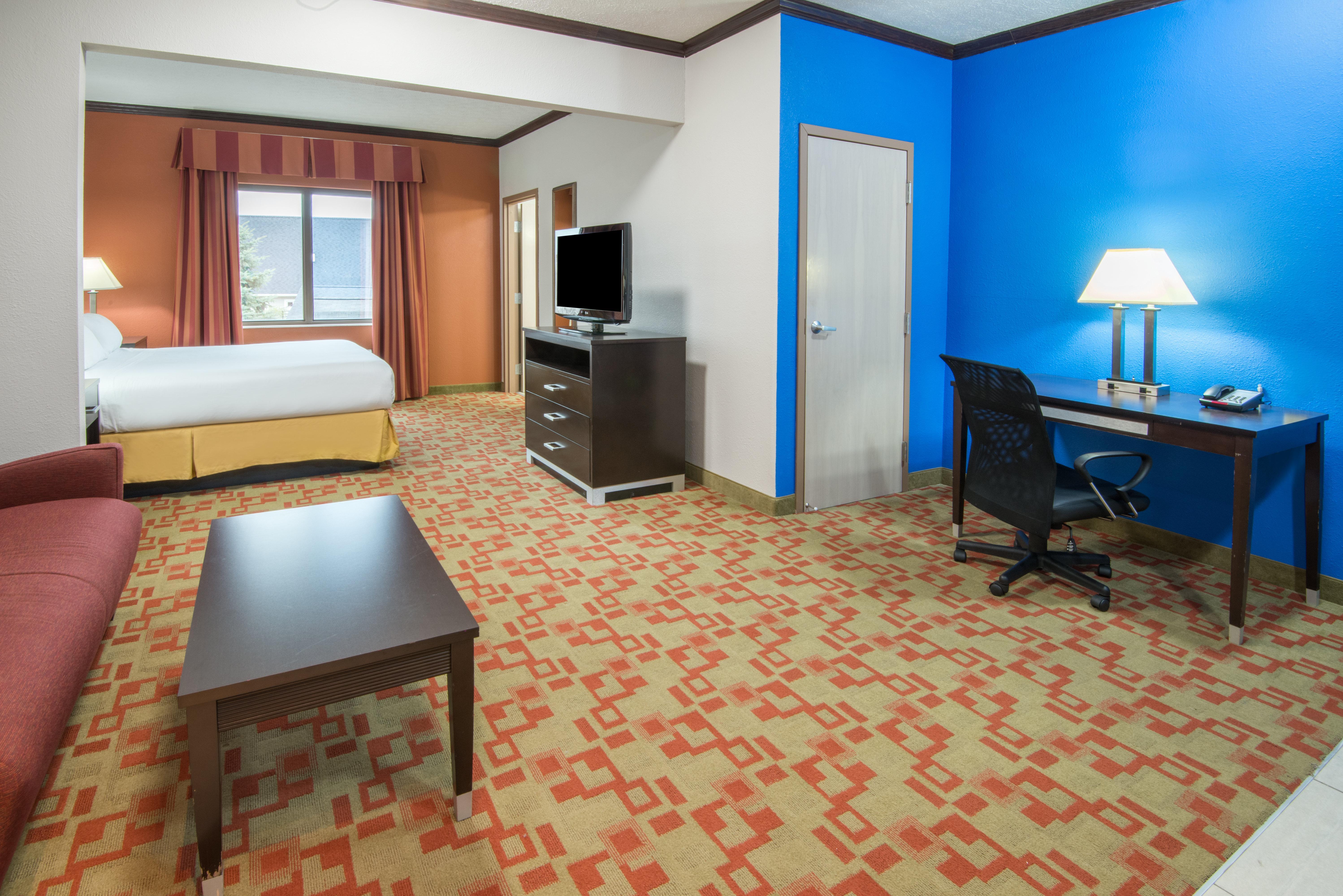 Holiday Inn Express Cleveland Airport - Brook Park, An Ihg Hotel מראה חיצוני תמונה