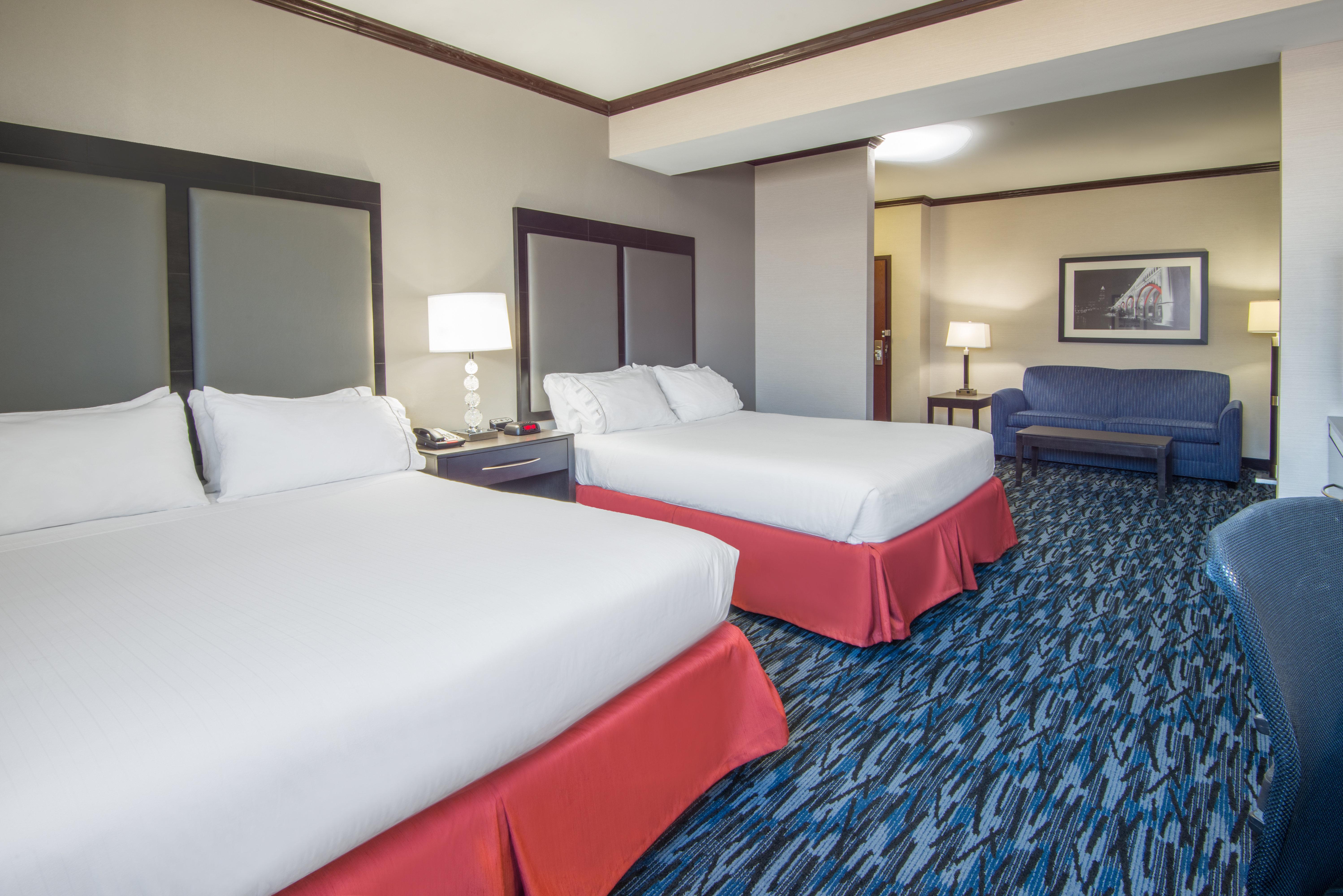 Holiday Inn Express Cleveland Airport - Brook Park, An Ihg Hotel מראה חיצוני תמונה