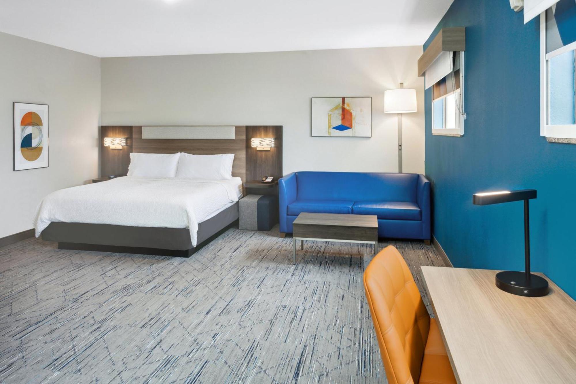 Holiday Inn Express Cleveland Airport - Brook Park, An Ihg Hotel מראה חיצוני תמונה