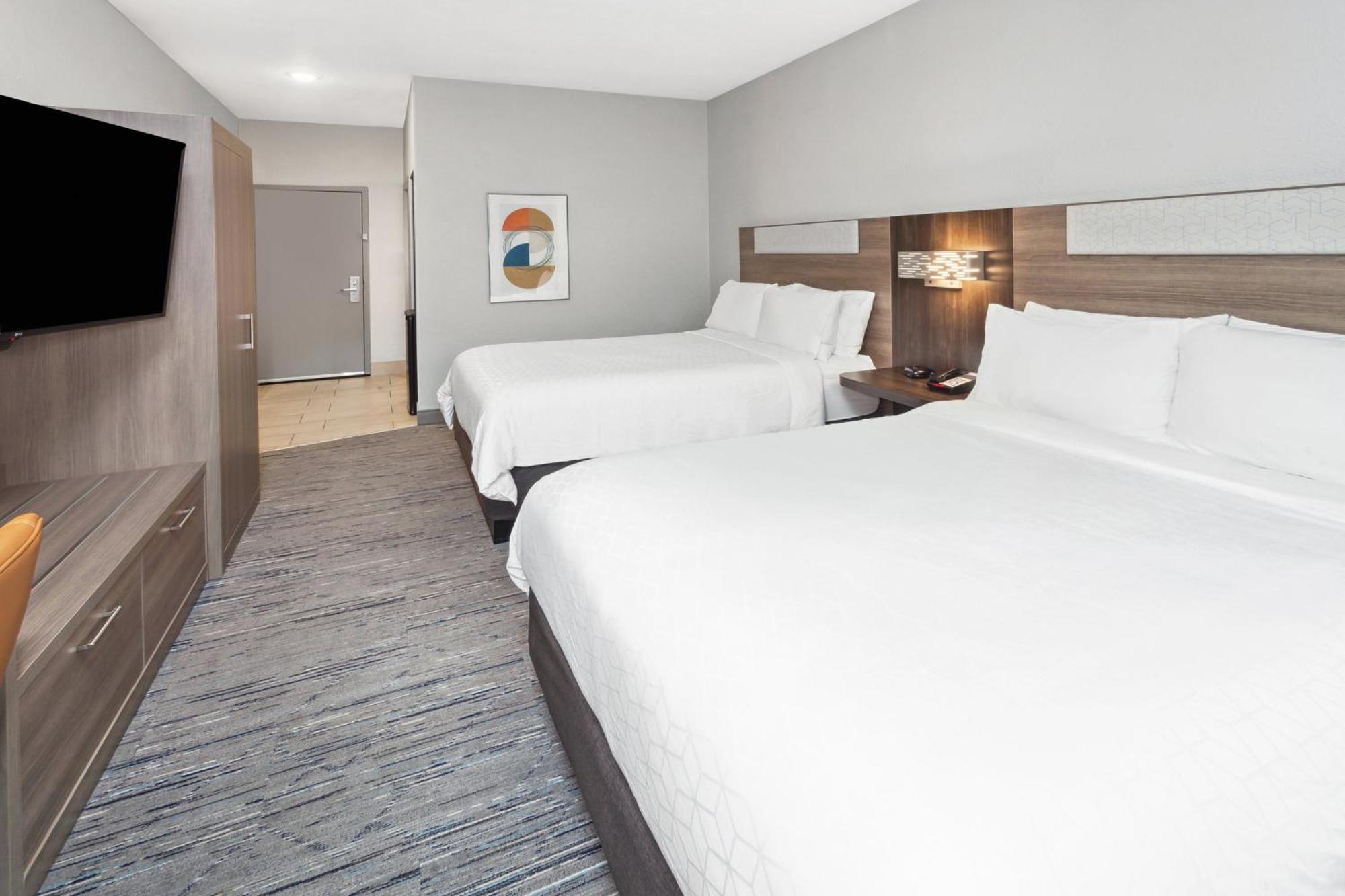 Holiday Inn Express Cleveland Airport - Brook Park, An Ihg Hotel מראה חיצוני תמונה